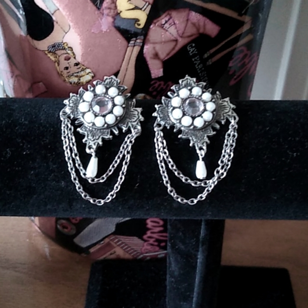 Chandelier earrings 🌼